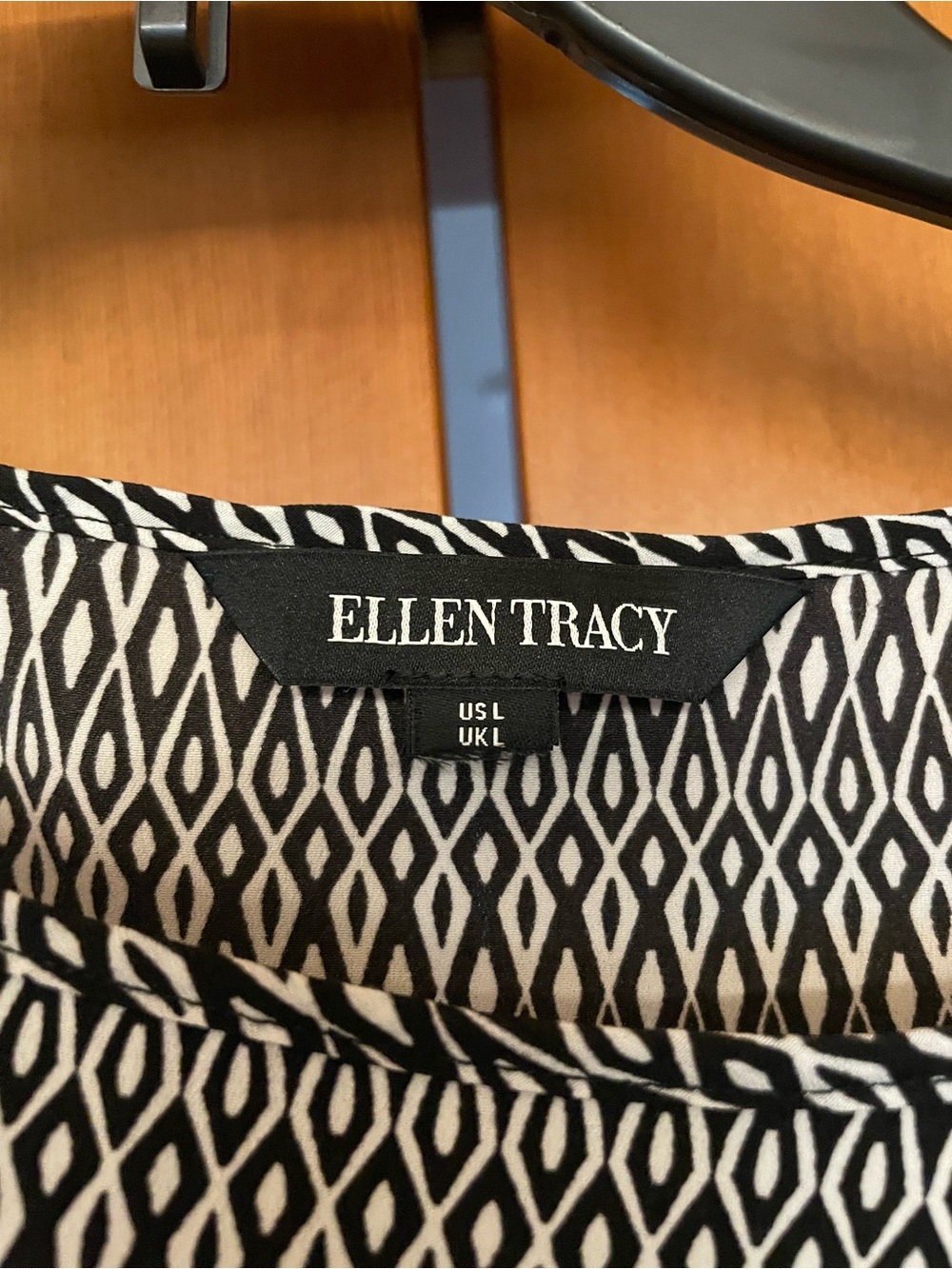 Ellen Tracy -large- Black & White Geometric Short Sleeve Women's Top